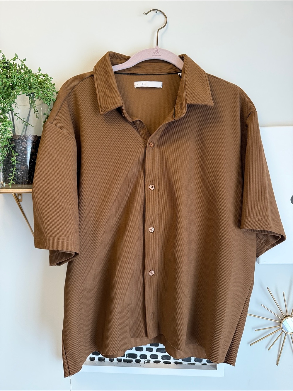 Men's Casual Short-Sleeve Button-Down Shirt in Brown